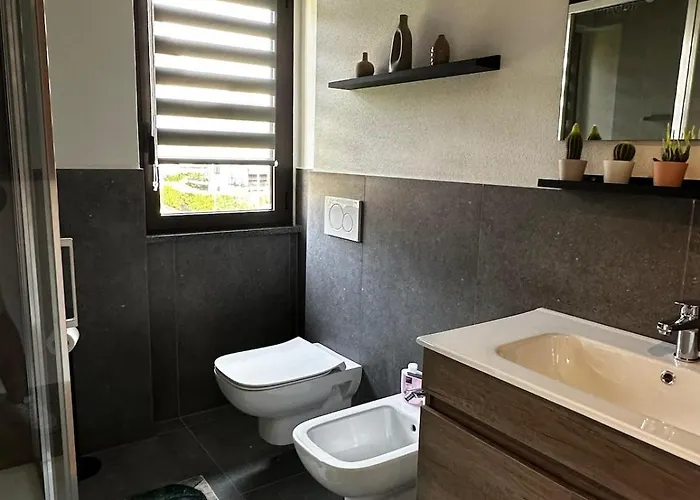 Como's Hill - Foresta Apartment *